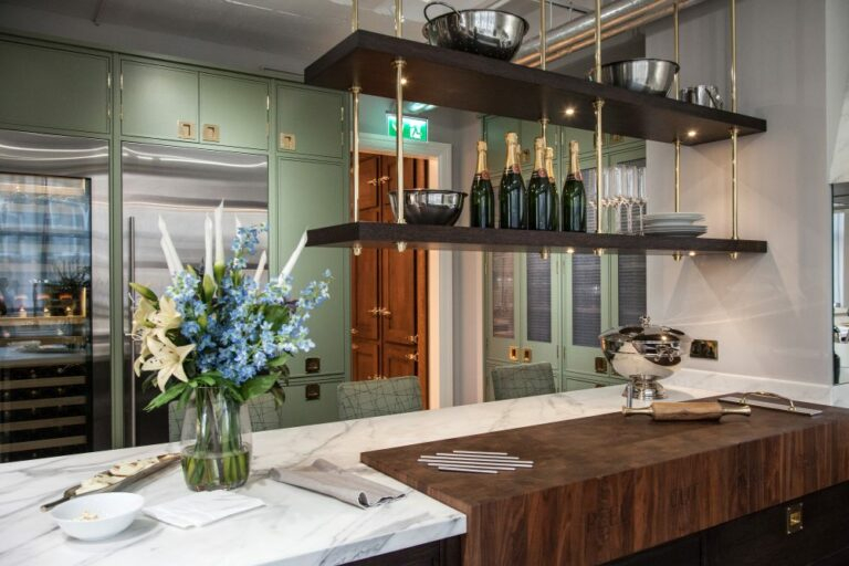 12 Beautiful Inspirational Island Kitchen Layout Ideas in Beau Kitchen Island, 48X30X36
